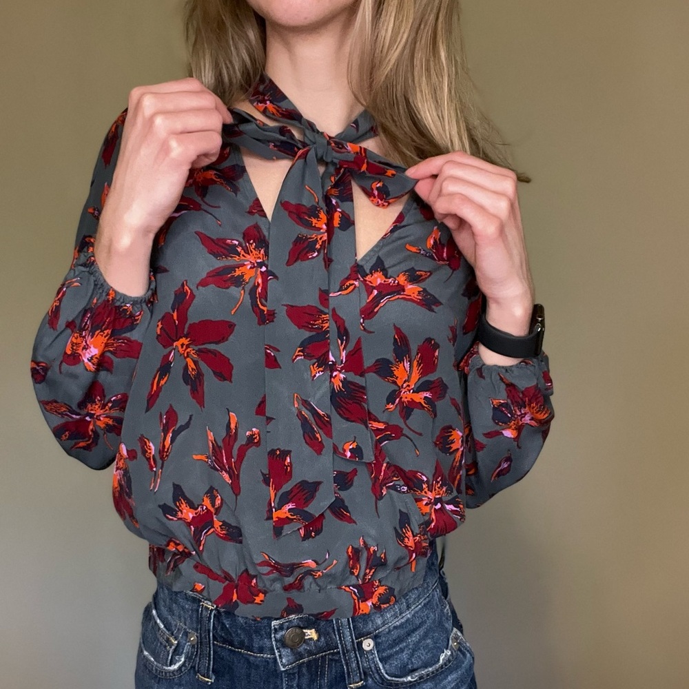 Madewell silk tie-neck wrap top in Winter Orchid print